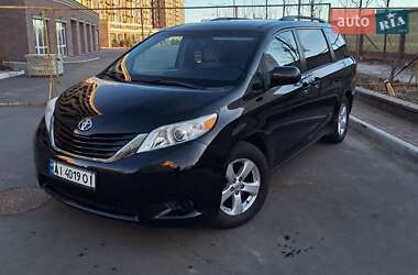 Toyota Sienna 2015