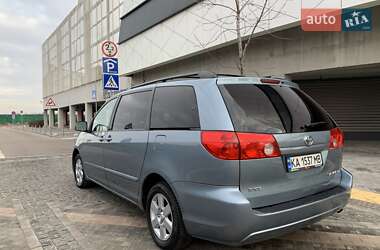 Минивэн Toyota Sienna 2008 в Киеве