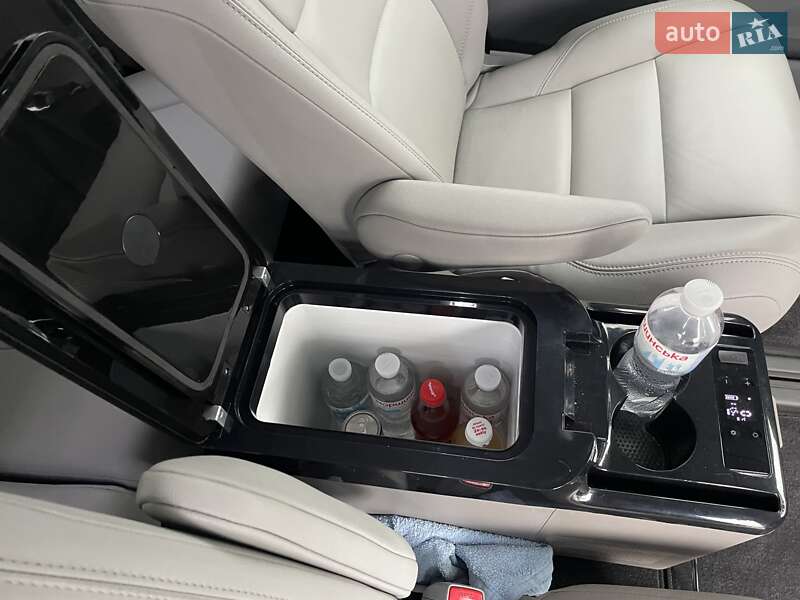 Мінівен Toyota Sienna 2019 в Києві