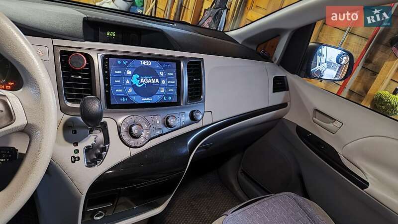 Мінівен Toyota Sienna 2010 в Вінниці