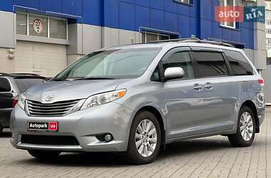 Toyota Sienna 2012