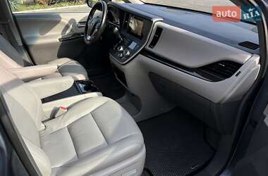 Минивэн Toyota Sienna 2017 в Одессе