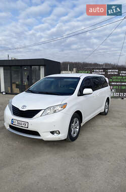 Минивэн Toyota Sienna 2011 в Белой Церкви