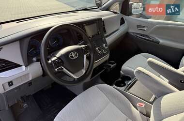 Минивэн Toyota Sienna 2018 в 