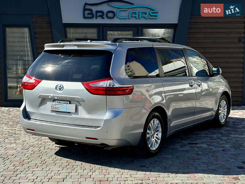 Мінівен Toyota Sienna 2015 в Вінниці