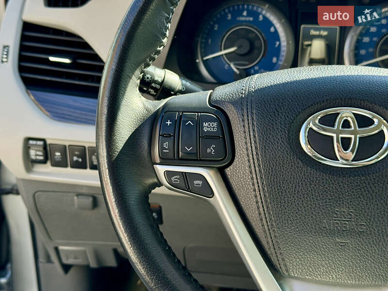 Мінівен Toyota Sienna 2015 в Вінниці