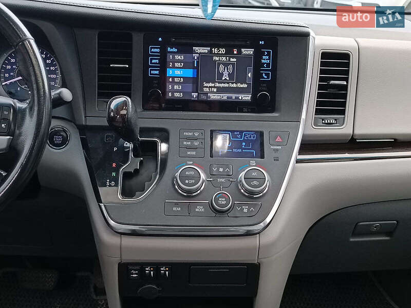 Минивэн Toyota Sienna 2016 в Харькове