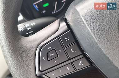 Минивэн Toyota Sienna 2022 в 