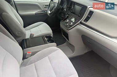 Минивэн Toyota Sienna 2019 в Хмельницком