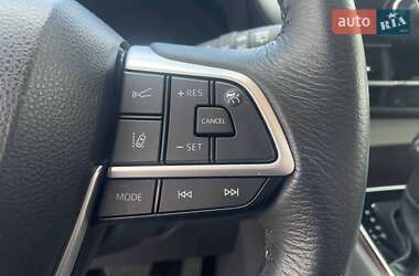 Минивэн Toyota Sienna 2023 в 