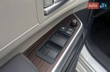 Минивэн Toyota Sienna 2023 в 