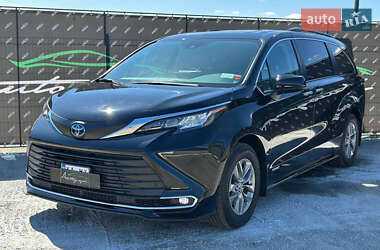 Мінівен Toyota Sienna 2021 в 