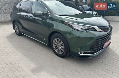 Toyota Sienna 2021