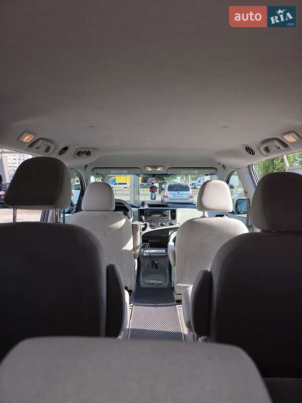Минивэн Toyota Sienna 2010 в Днепре