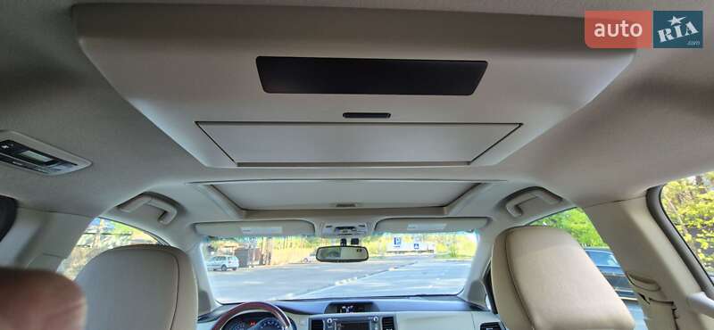 Мінівен Toyota Sienna 2013 в Києві