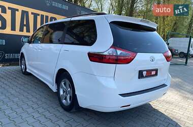 Мінівен Toyota Sienna 2019 в 