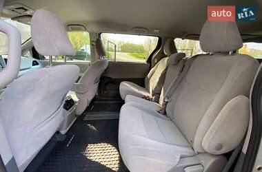 Мінівен Toyota Sienna 2019 в 