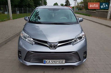 Минивэн Toyota Sienna 2013 в Хмельницком