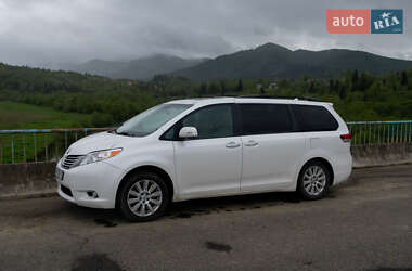Мінівен Toyota Sienna 2013 в Києві