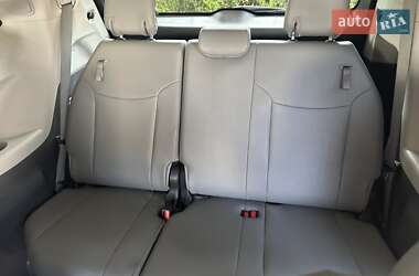 Минивэн Toyota Sienna 2023 в 