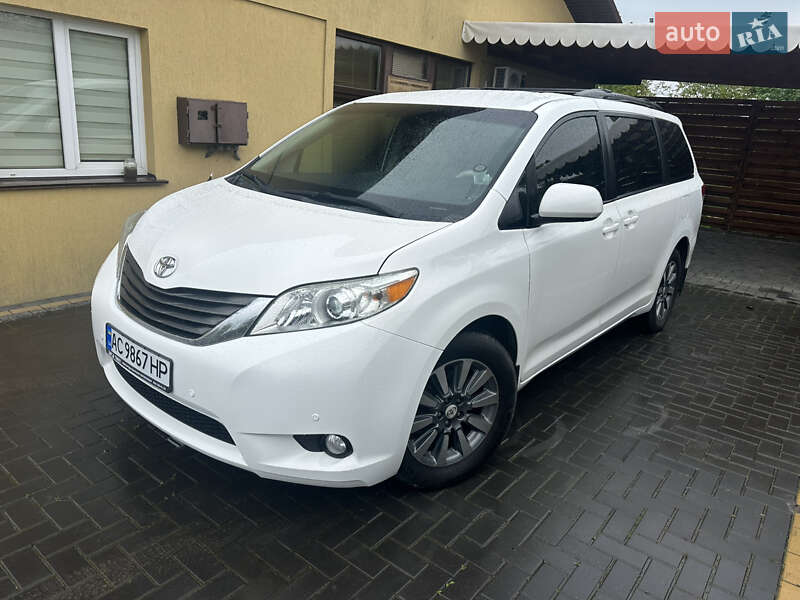 Мінівен Toyota Sienna 2011 в Луцьку