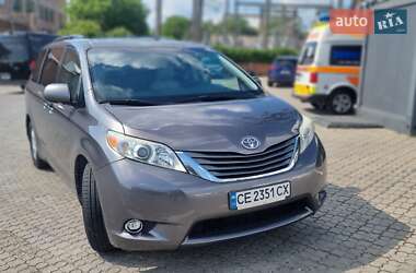 Минивэн Toyota Sienna 2011 в Черновцах