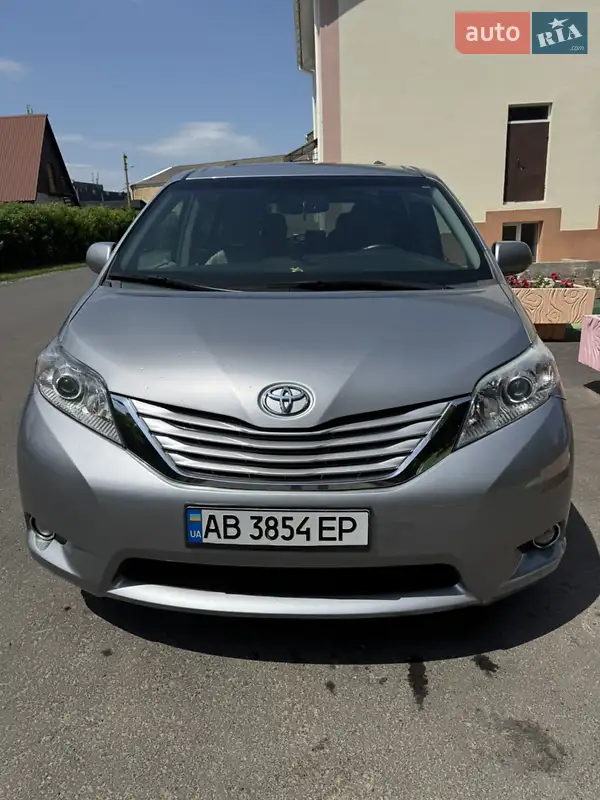 Toyota Sienna 2014