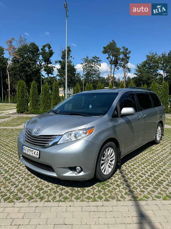Мінівен Toyota Sienna 2016 в Харкові фото 2 Мінівен Toyota Sienna 2016 в Харкові