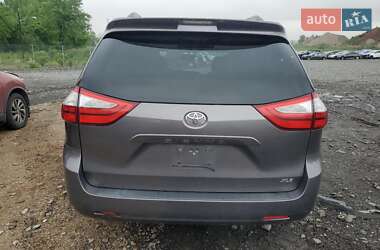Минивэн Toyota Sienna 2015 в 