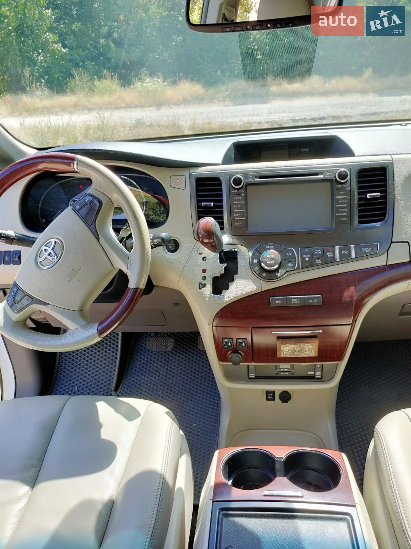 2013 Toyota Sienna - мініатюра 16