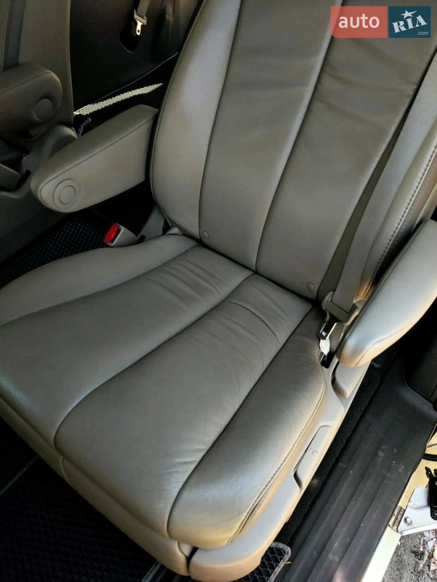 2013 Toyota Sienna - мініатюра 27