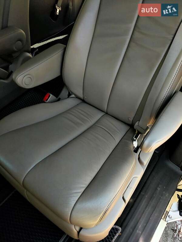 Мінівен Toyota Sienna 2013 в Дніпрі