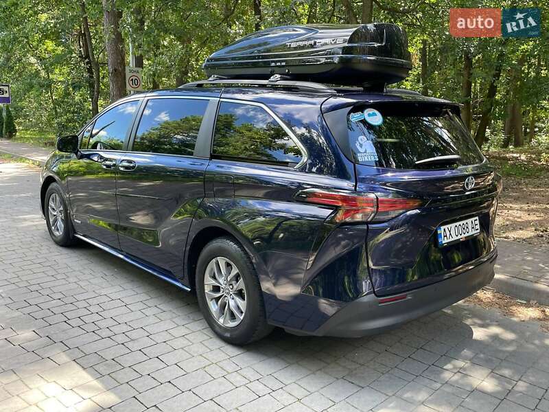 Минивэн Toyota Sienna 2021 в Львове