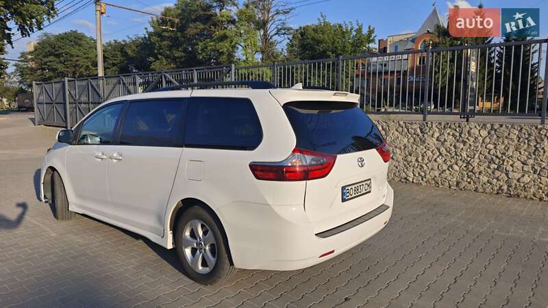 Мінівен Toyota Sienna 2019 в Тернополі
