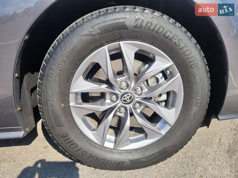 Мінівен Toyota Sienna 2022 в Києві