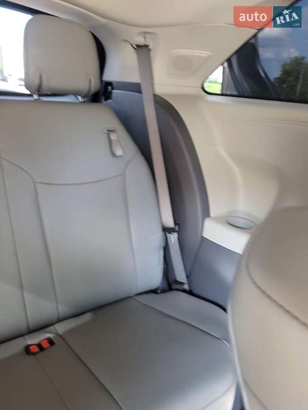 Мінівен Toyota Sienna 2022 в Києві