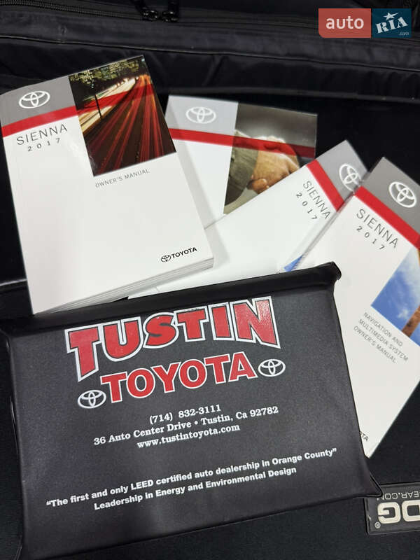 Минивэн Toyota Sienna 2017 в Киеве