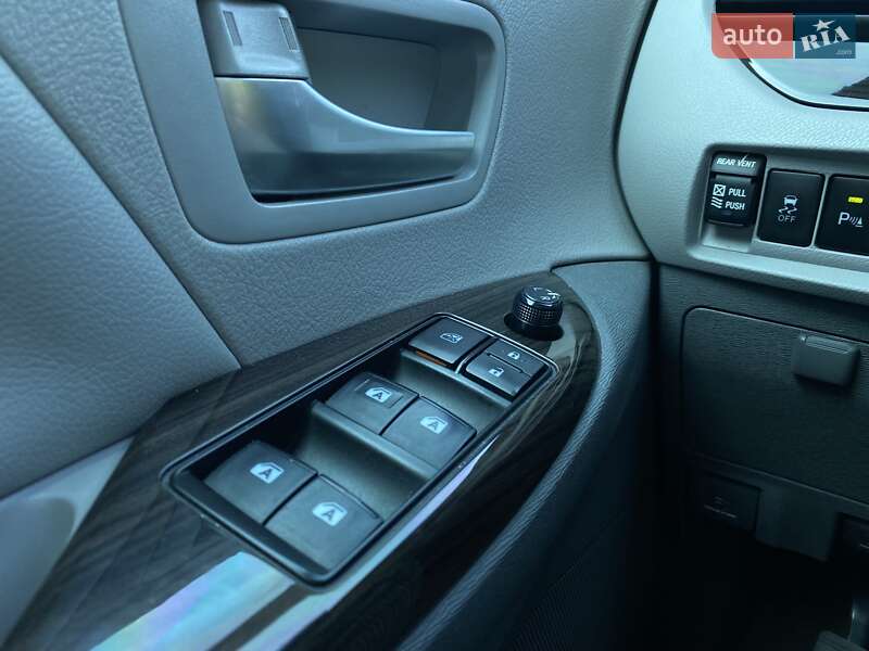 Минивэн Toyota Sienna 2018 в Киеве фото 8 Минивэн Toyota Sienna 2018 в Киеве