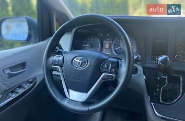 Мінівен Toyota Sienna 2018 в Києві
