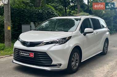 Минивэн Toyota Sienna 2023 в Киеве