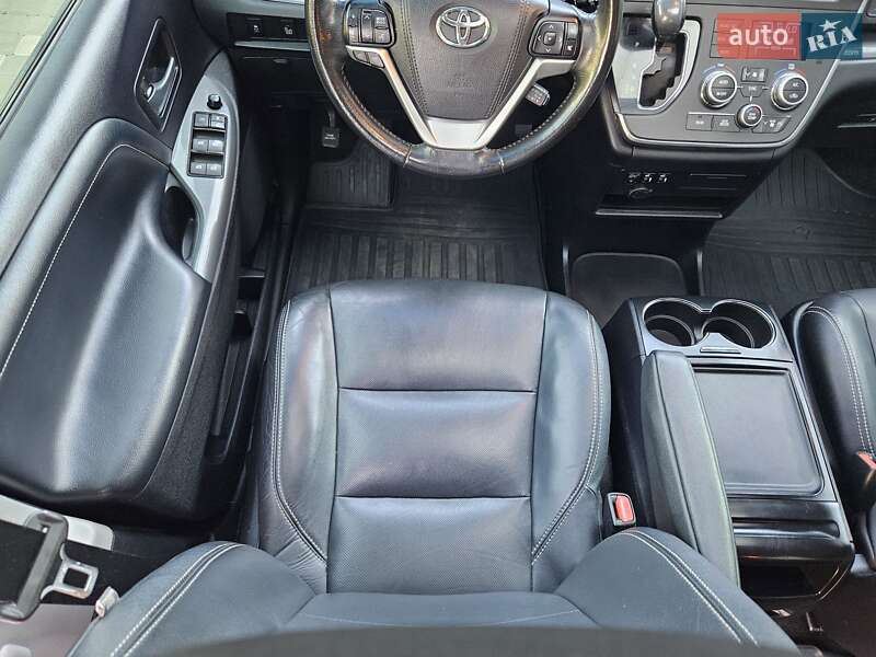 Минивэн Toyota Sienna 2016 в Одессе фото 25 Минивэн Toyota Sienna 2016 в Одессе