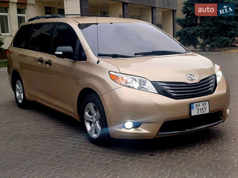 Мінівен Toyota Sienna 2010 в Одесі