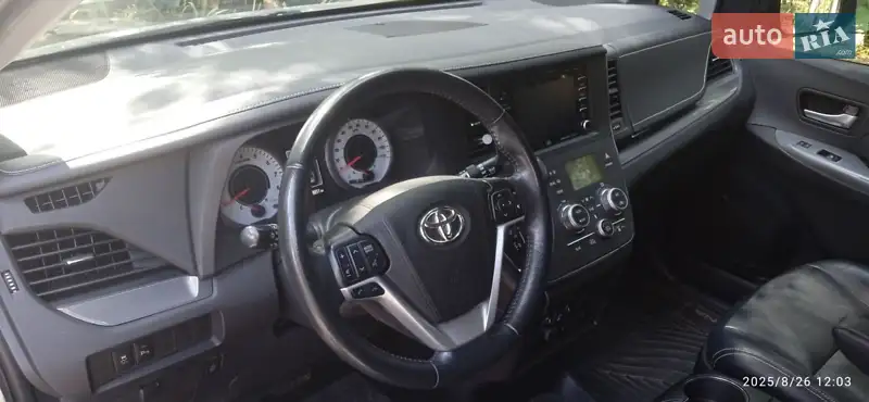 Toyota Sienna 2018 VIN 5TDEZ3DC6KS213360 фото оголошення 10 з 59