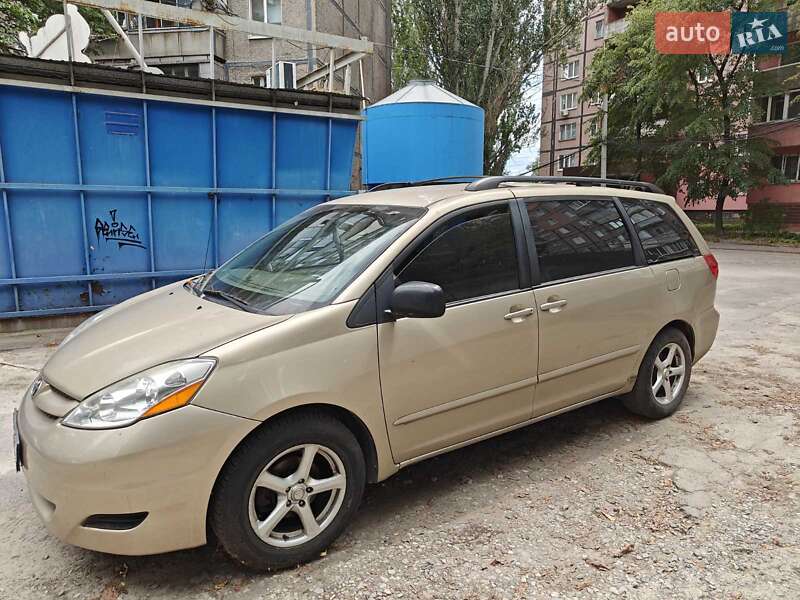 Минивэн Toyota Sienna 2006 в Днепре