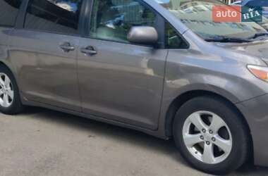 Мінівен Toyota Sienna 2015 в Одесі