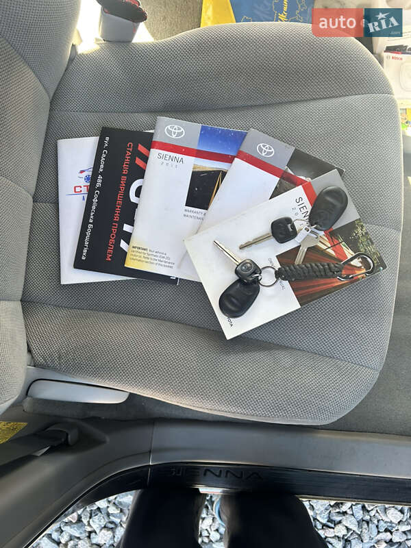 Мінівен Toyota Sienna 2011 в Києві фото 15 Мінівен Toyota Sienna 2011 в Києві