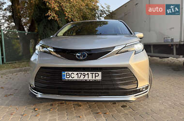 Минивэн Toyota Sienna 2023 в Львове