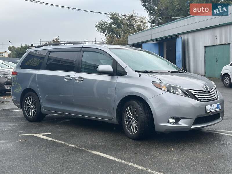 Минивэн Toyota Sienna 2012 в Киеве