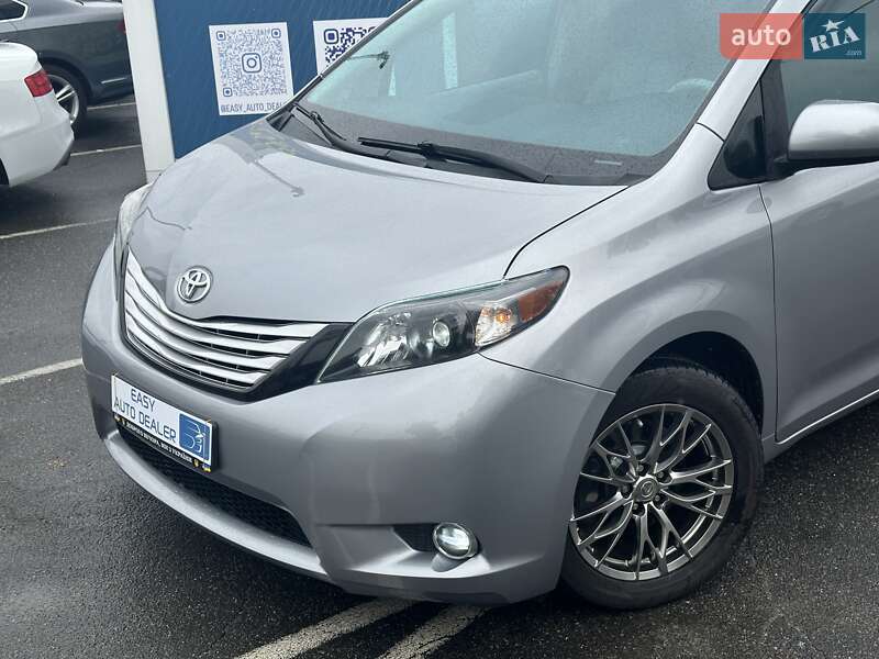 Минивэн Toyota Sienna 2012 в Киеве