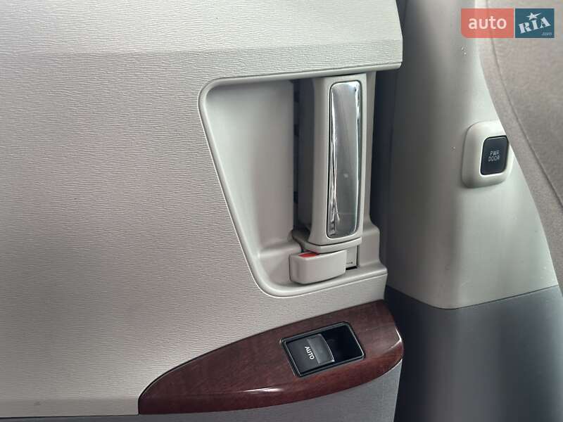 Минивэн Toyota Sienna 2012 в Киеве